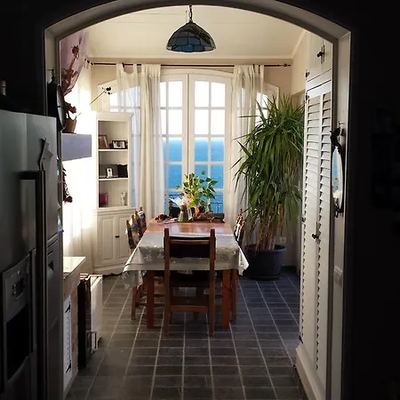 L'encantarella Ρόζες